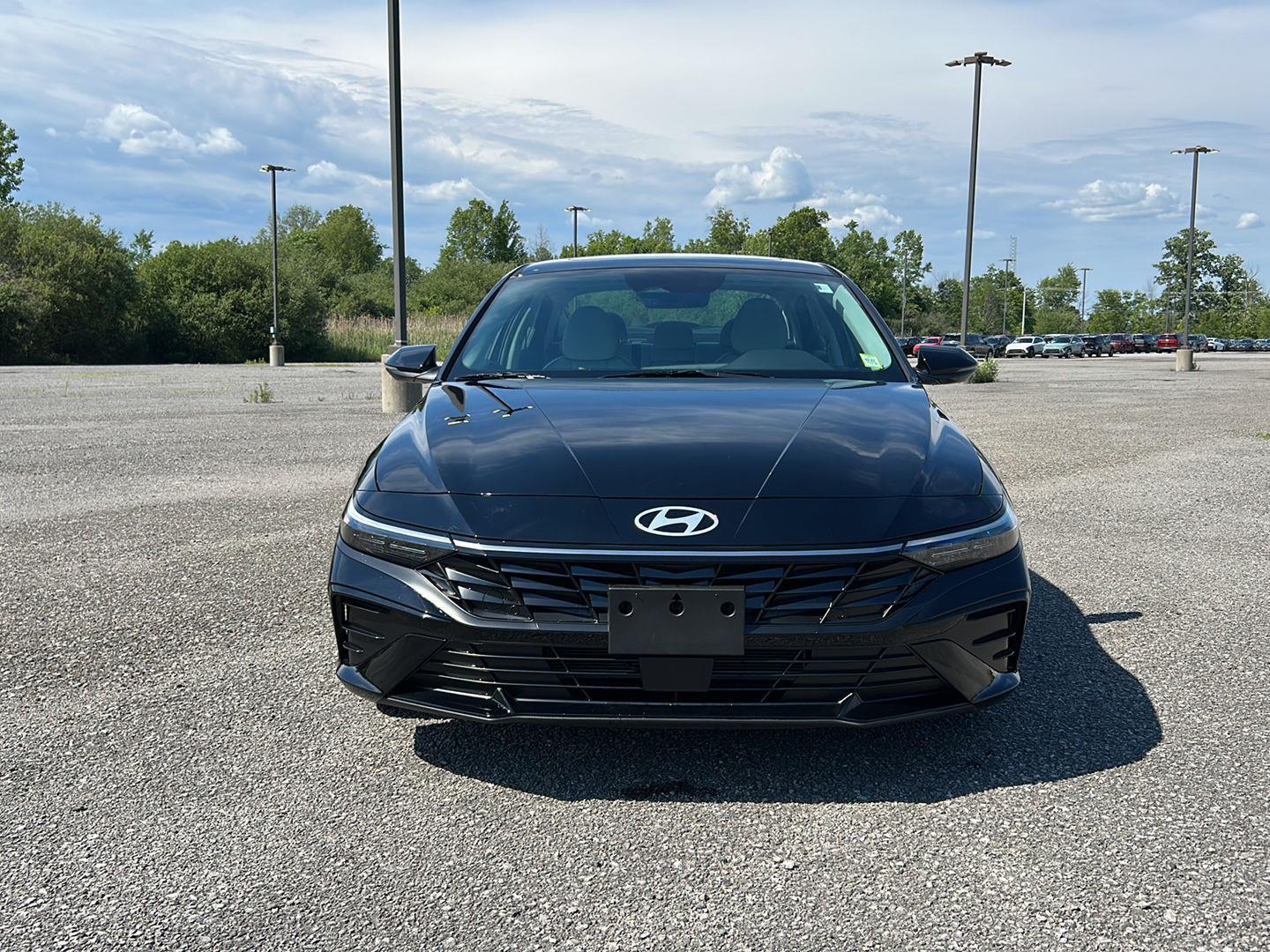 2025 Hyundai Elantra Limited - Photo 8