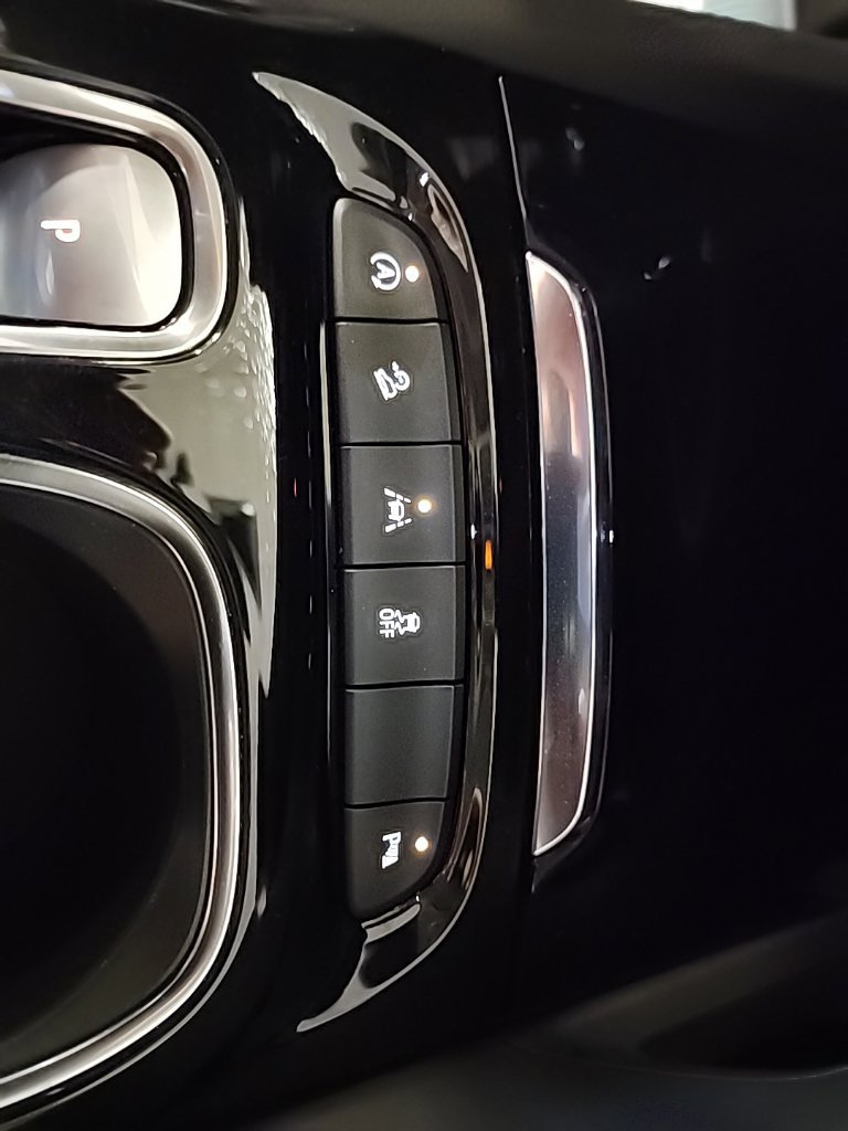 2023 Buick Envision Essence - Photo 25