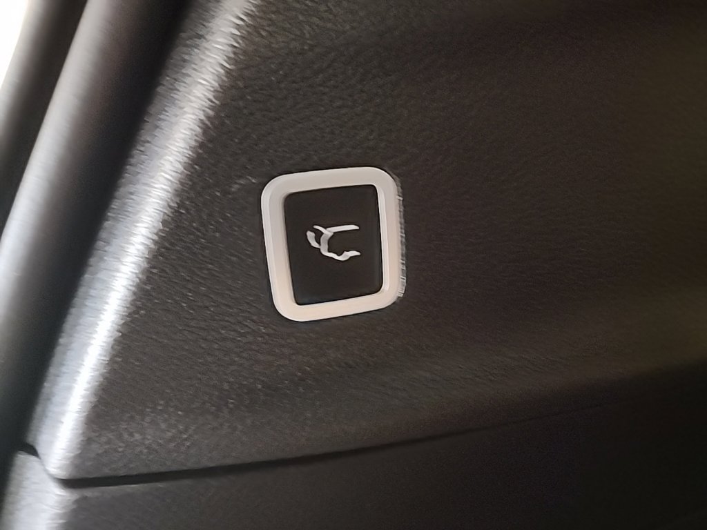 2025 Chrysler Pacifica Pinnacle - Photo 16