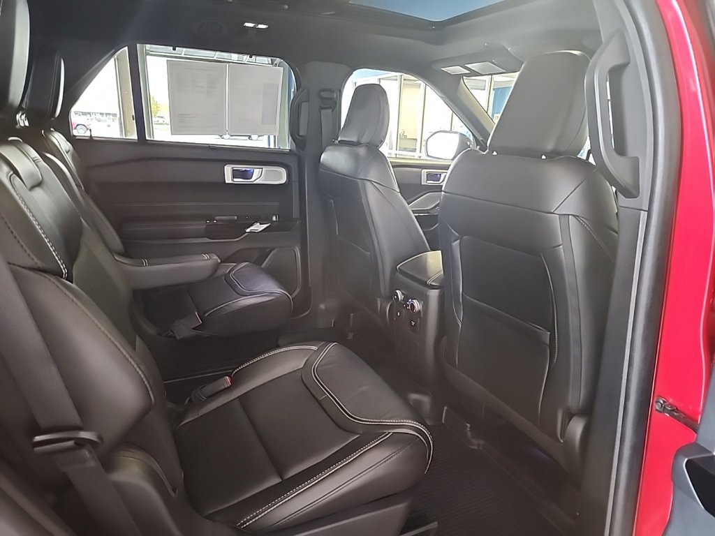 2023 Ford Explorer ST - Photo 17