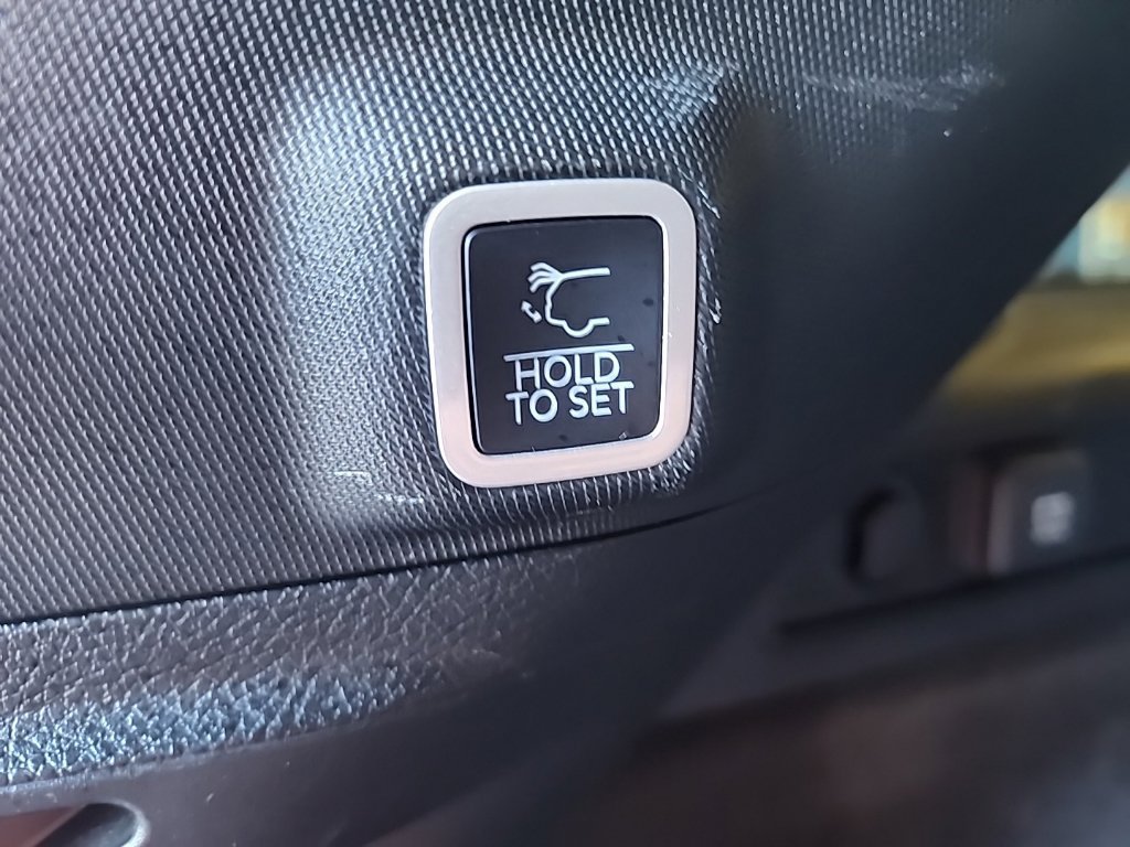 2023 Jeep Grand Cherokee Overland - Photo 14