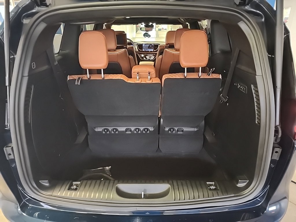 2025 Chrysler Pacifica Pinnacle - Photo 14