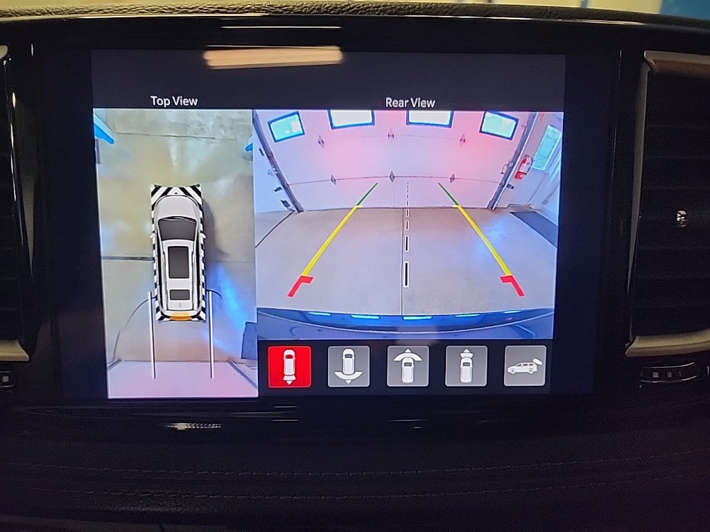 2025 Chrysler Pacifica Pinnacle - Photo 28