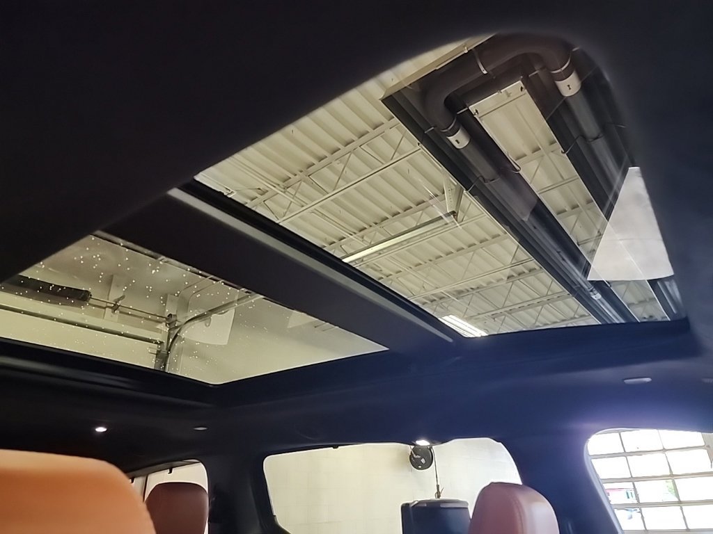 2025 Chrysler Pacifica Pinnacle - Photo 21