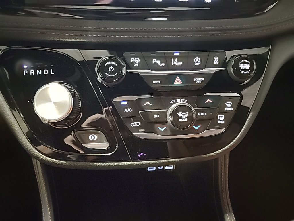 2025 Chrysler Pacifica Pinnacle - Photo 29