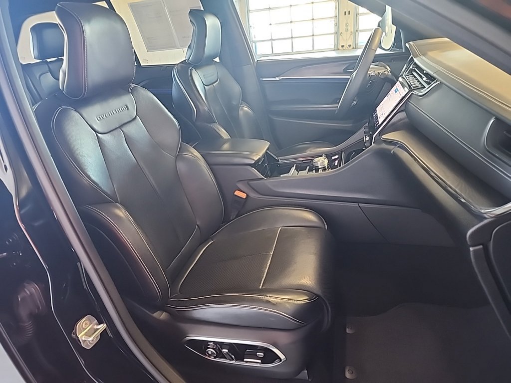 2023 Jeep Grand Cherokee Overland - Photo 17