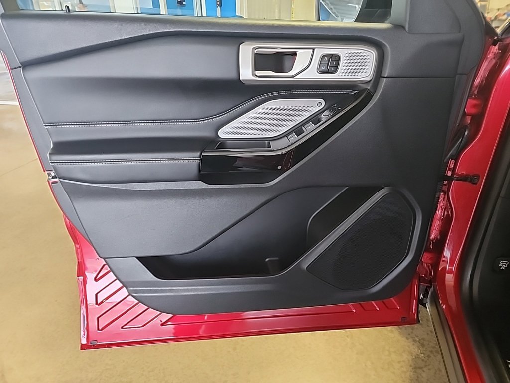 2023 Ford Explorer ST - Photo 9