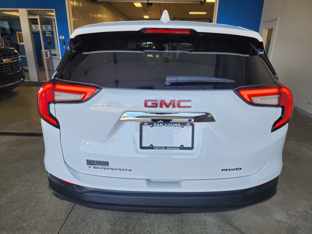 Used 2024 GMC Terrain SLE SUV