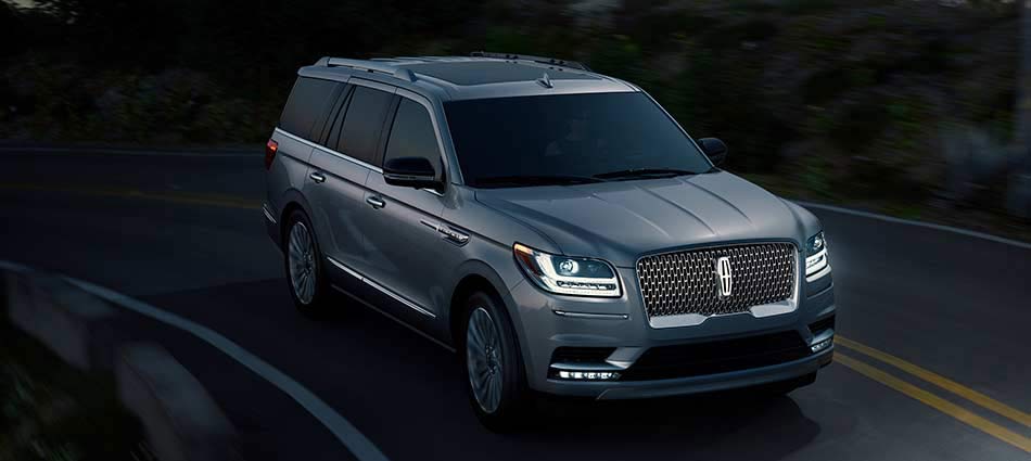 Lincoln Navigator vs. Cadillac Escalade  US, OH