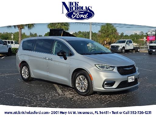 2024 Chrysler Pacifica Touring L's photo