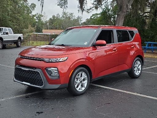 2022 Kia Soul LX's photo