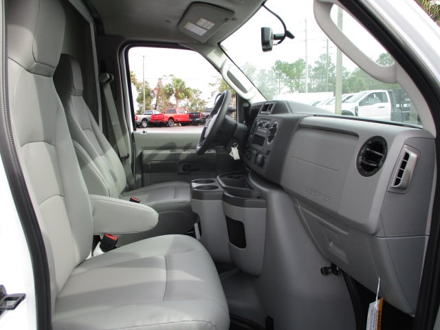 2025 Ford E-Series Cutaway Base - Photo 16