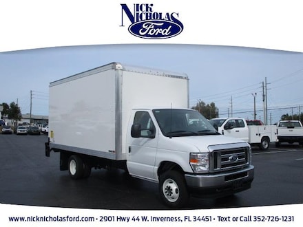 2025 Ford E-450 Cutaway Base Cab/Chassis
