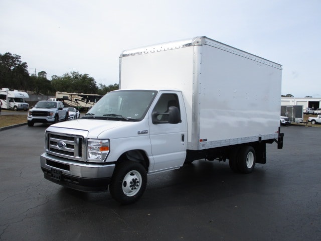 2025 Ford E-Series Cutaway Base - Photo 13