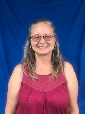 Staff member Laura Carter from af4f52115877