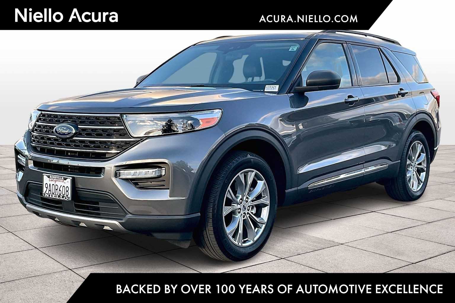 2023 Ford Explorer XLT's photo