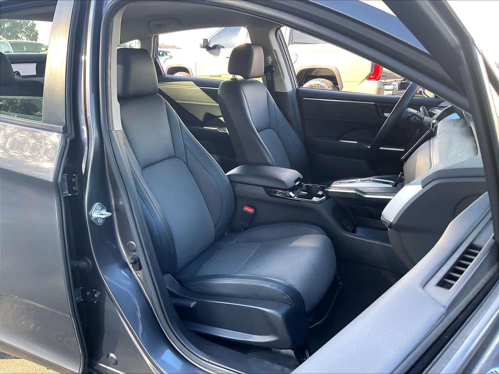 2018 Honda Clarity Plug-In Hybrid photo 3