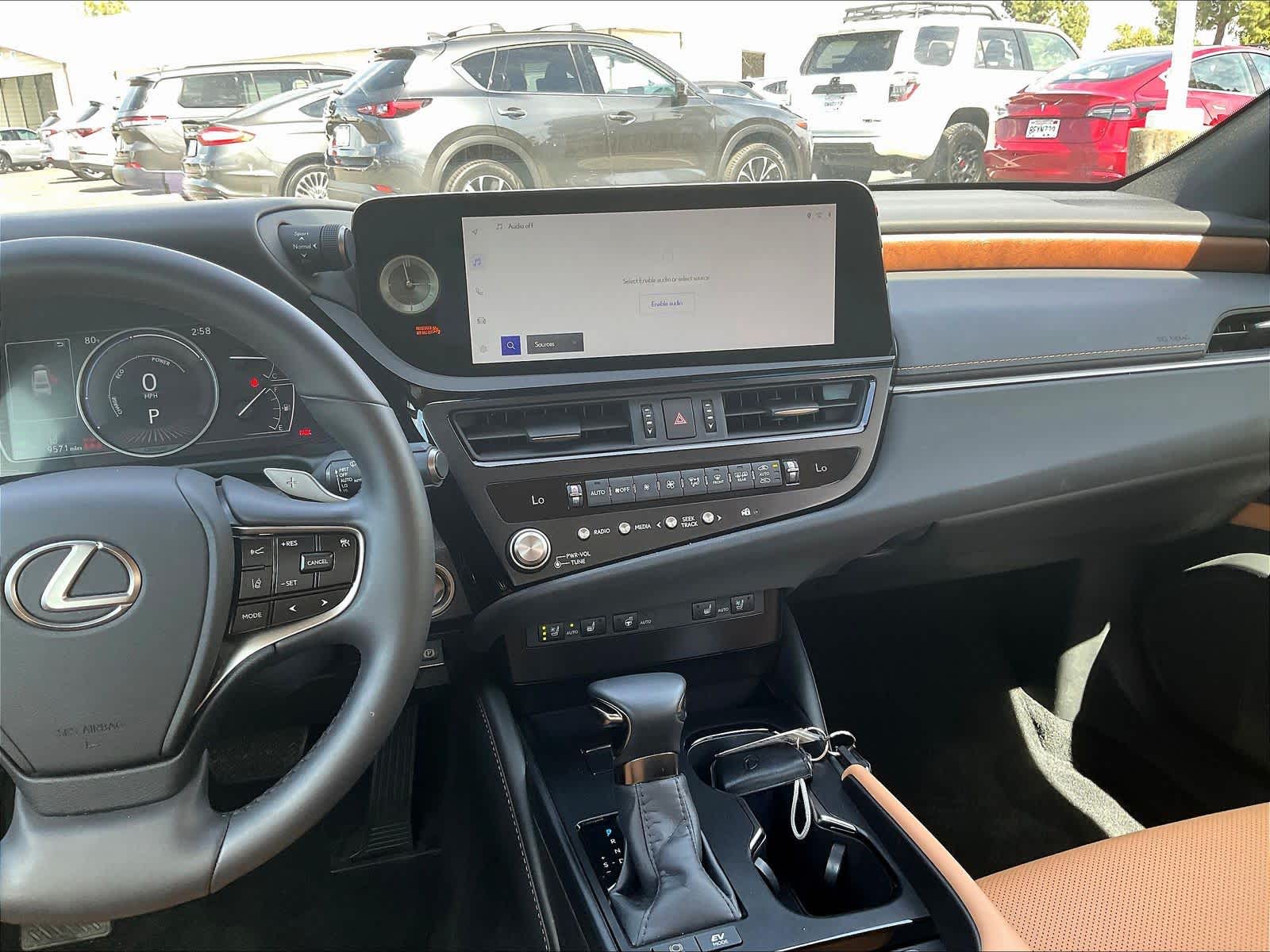 2024 LEXUS ES 300h photo 6