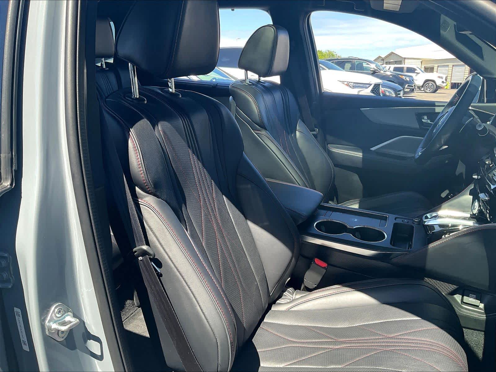 2025 Acura MDX photo 3