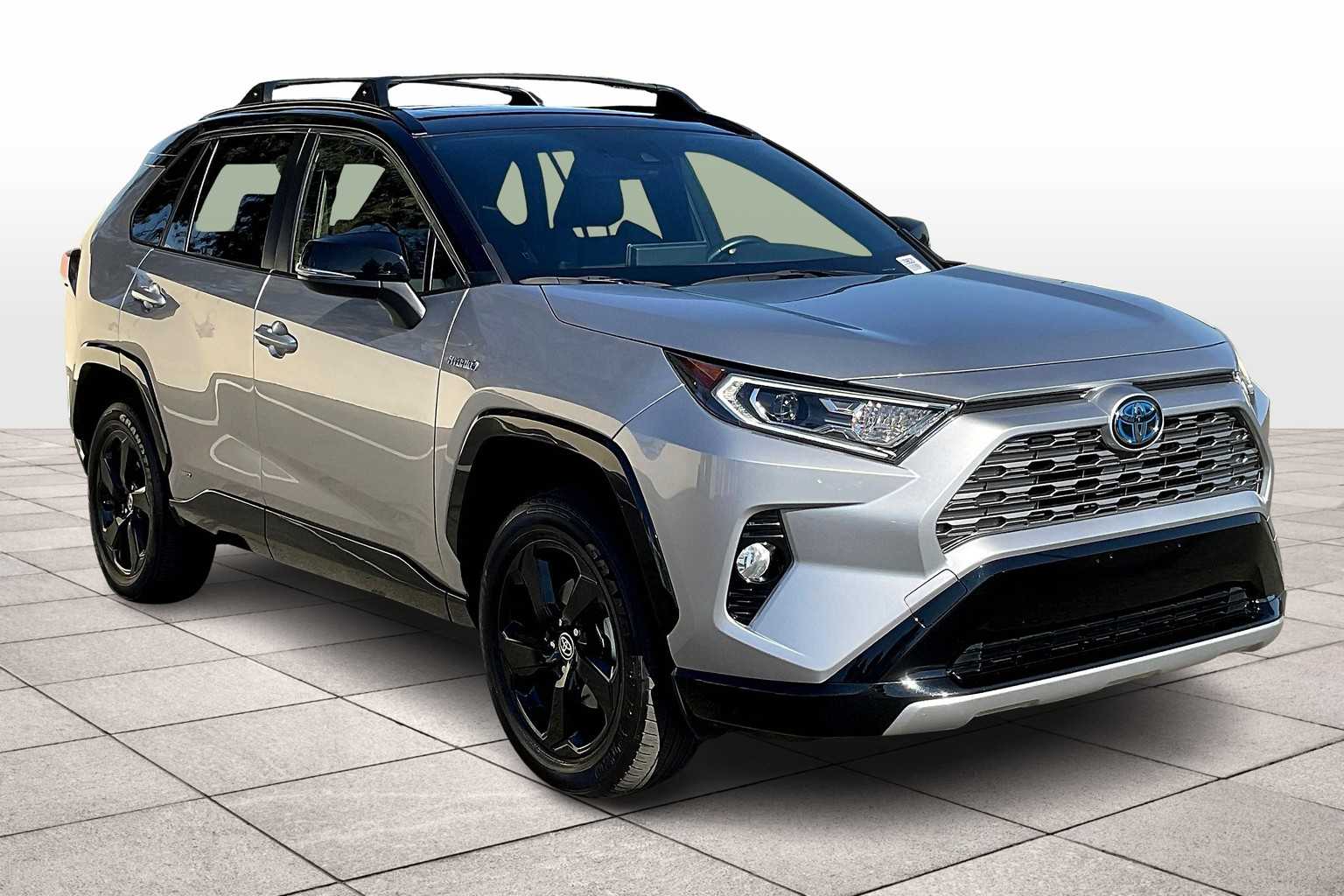 2021 Toyota RAV4 Hybrid XSE photo 2