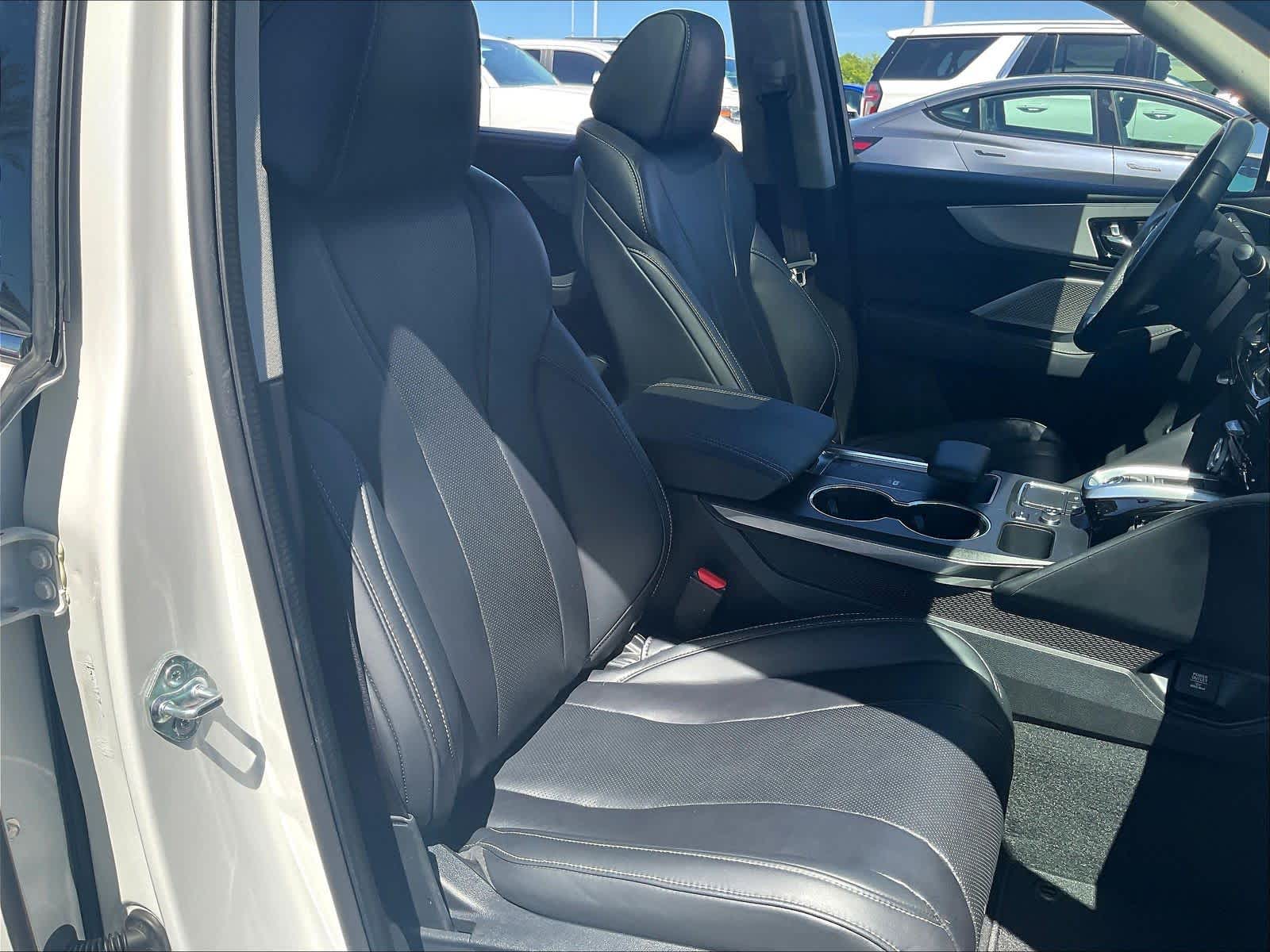 2023 Acura MDX photo 3