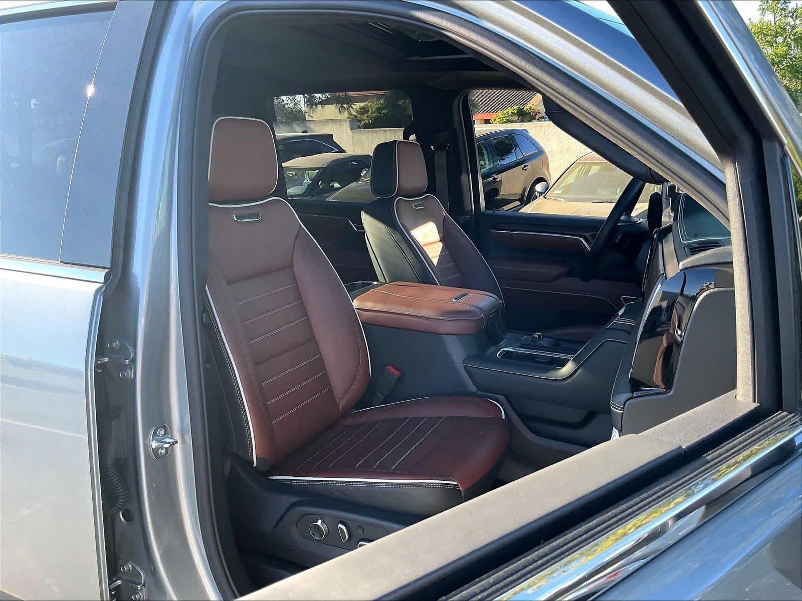 2025 GMC Sierra 2500HD photo 3