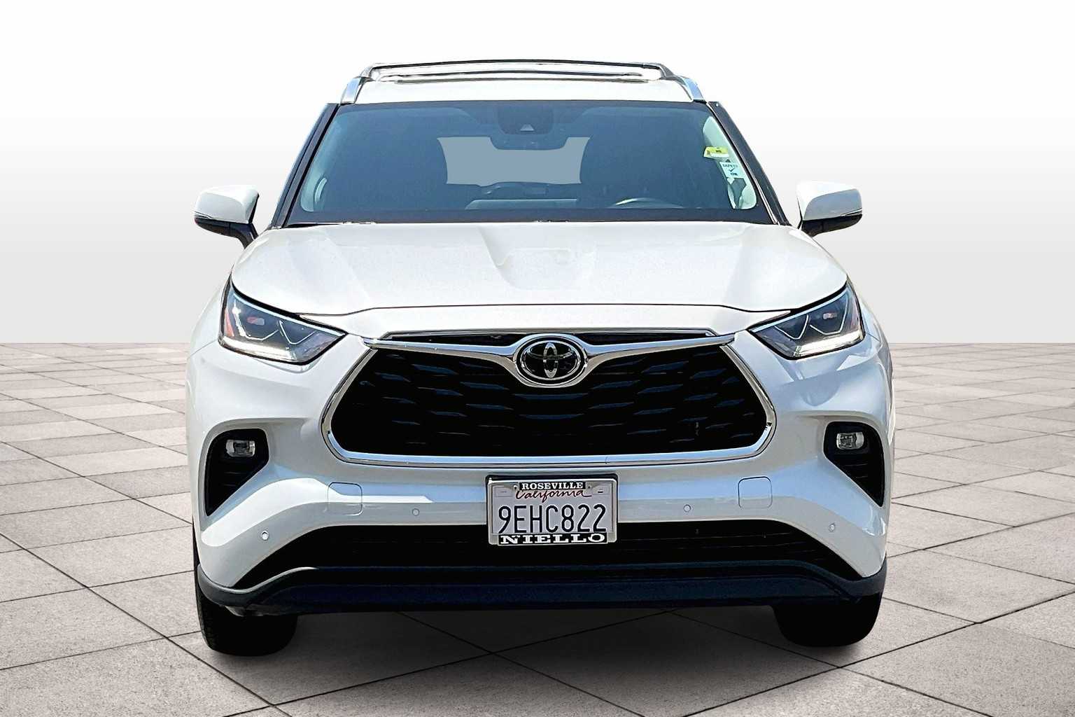 2023 Toyota Highlander Limited SE photo 3