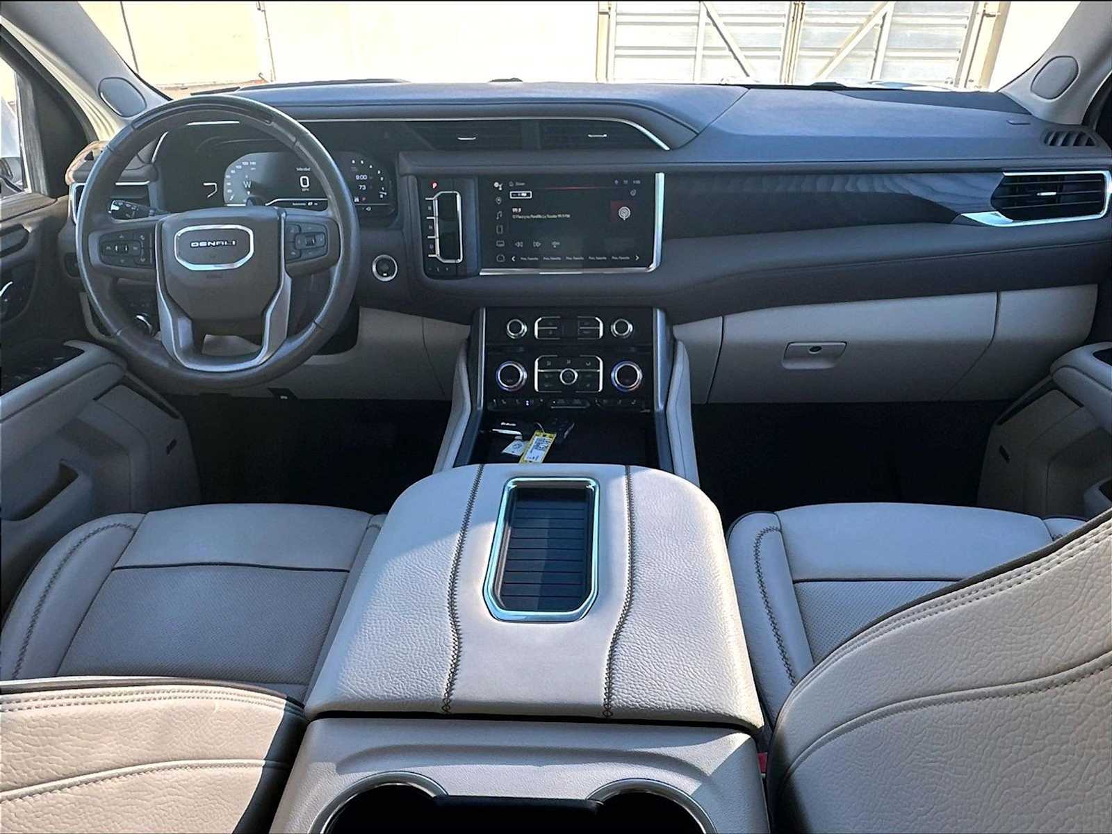2024 GMC Yukon Denali - Photo 15