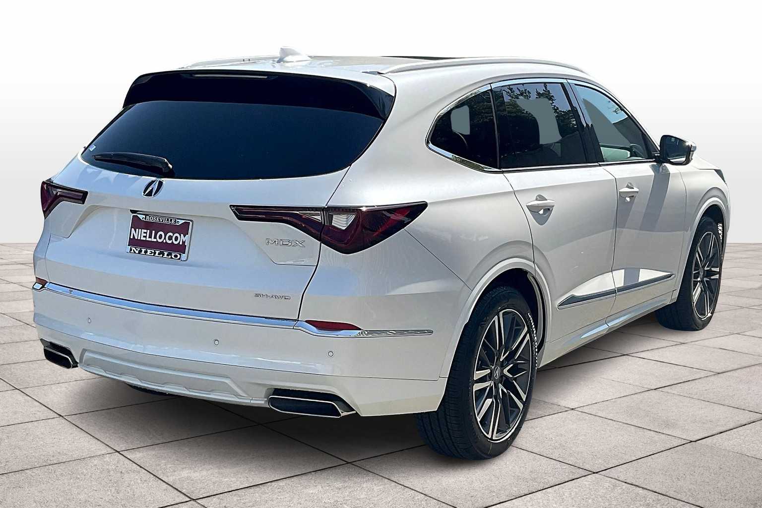 2026 Acura MDX SH-AWD Advance photo 4