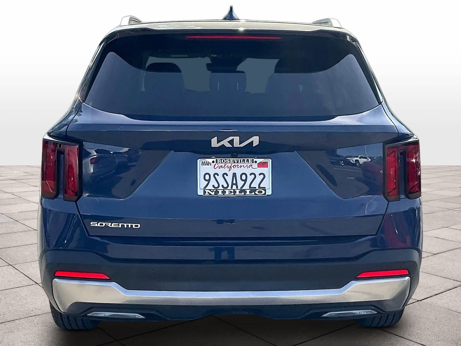 2025 Kia Sorento photo 4