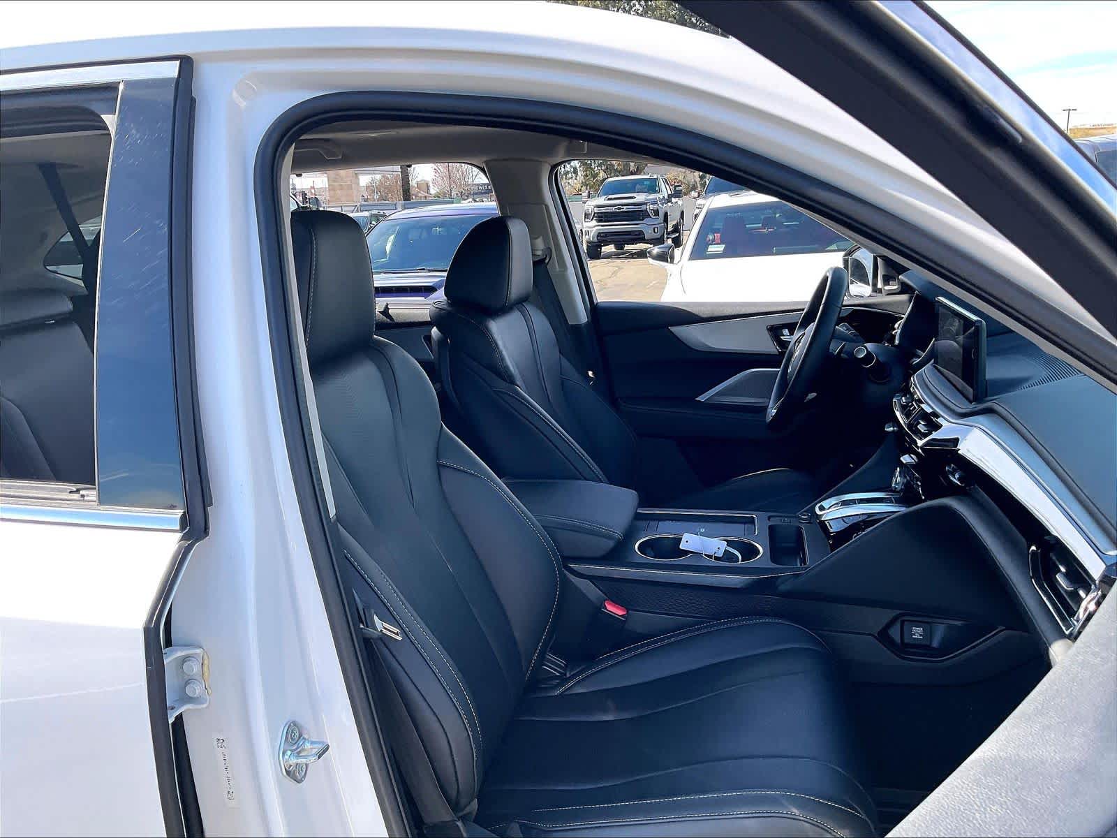 2025 Acura MDX w/Technology Package photo 3