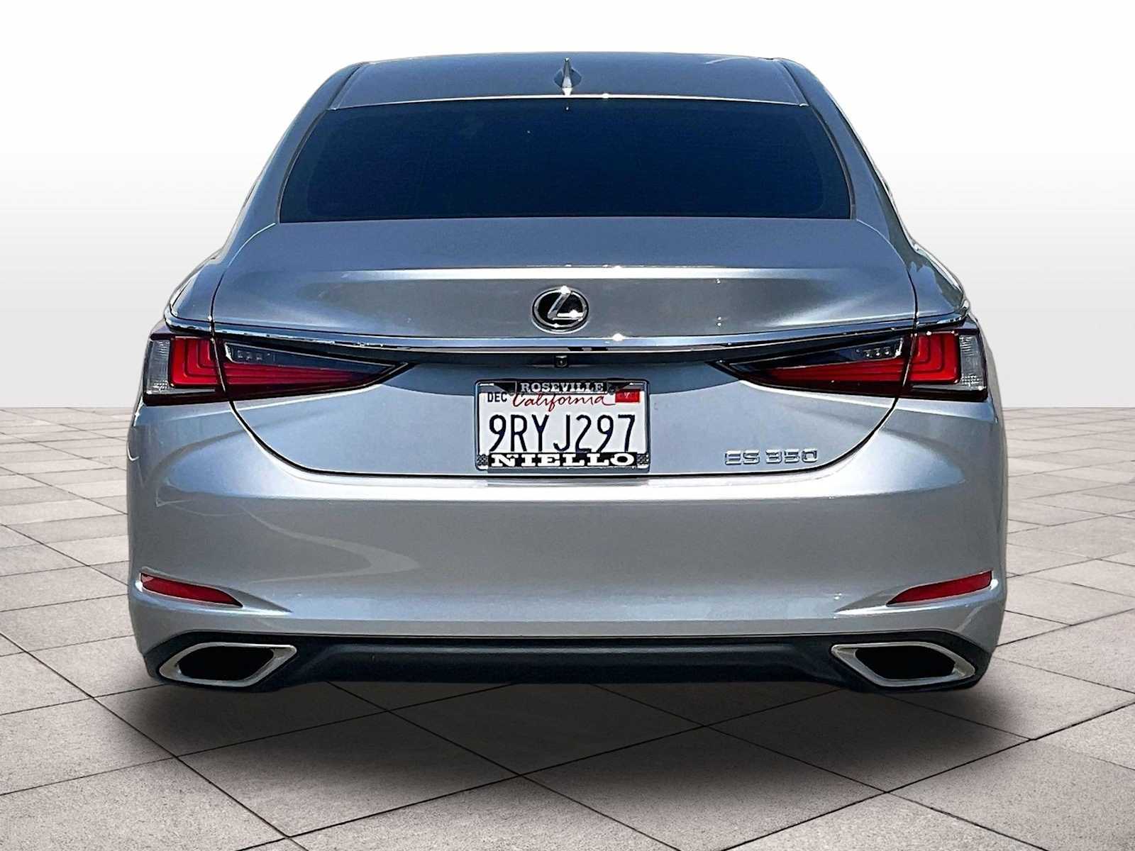 2022 Lexus ES 350 - Photo 6