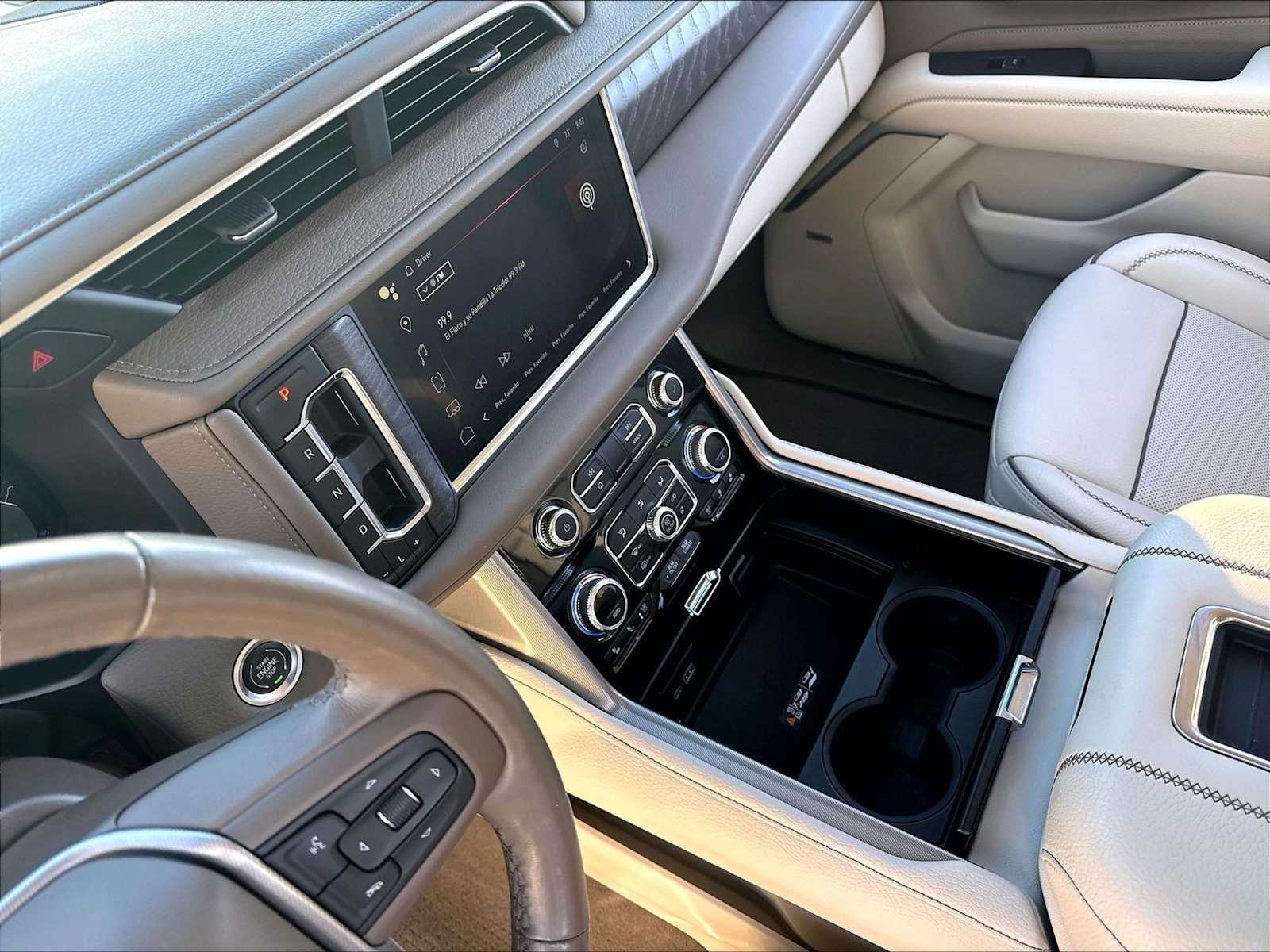 2024 GMC Yukon Denali - Photo 17