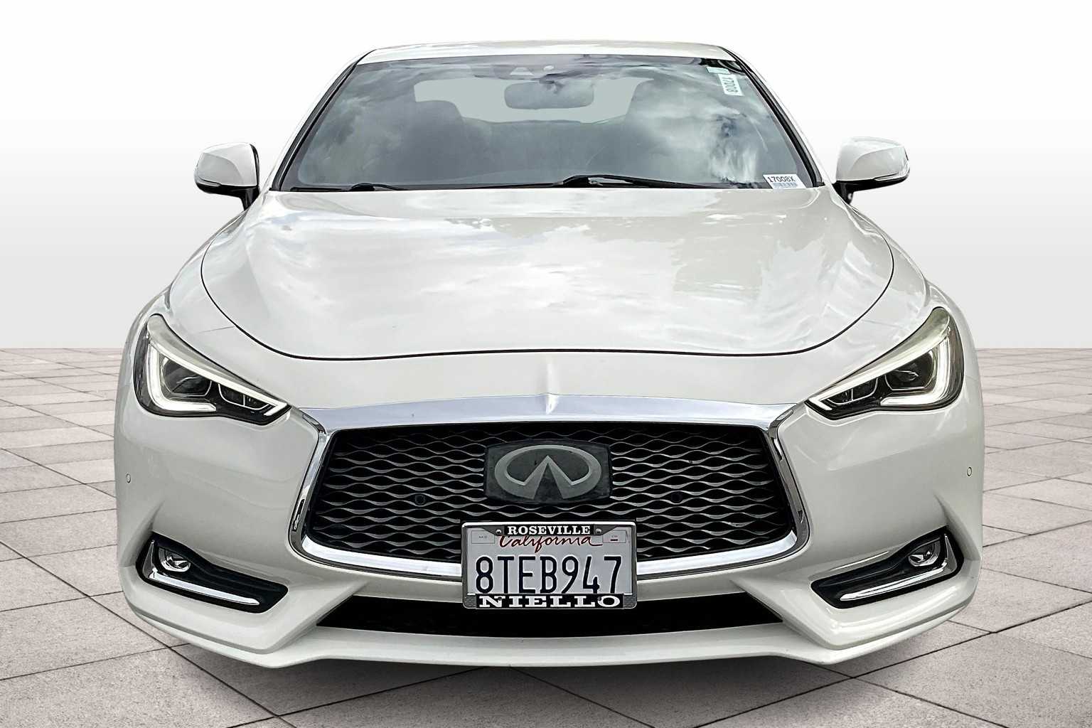 2017 Infiniti Q60 3.0t Premium photo 2