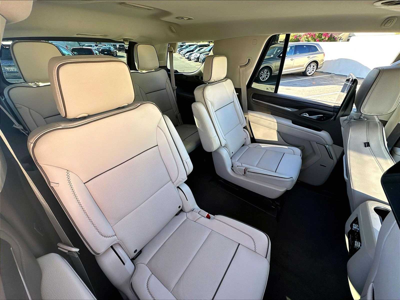 2024 GMC Yukon Denali - Photo 27