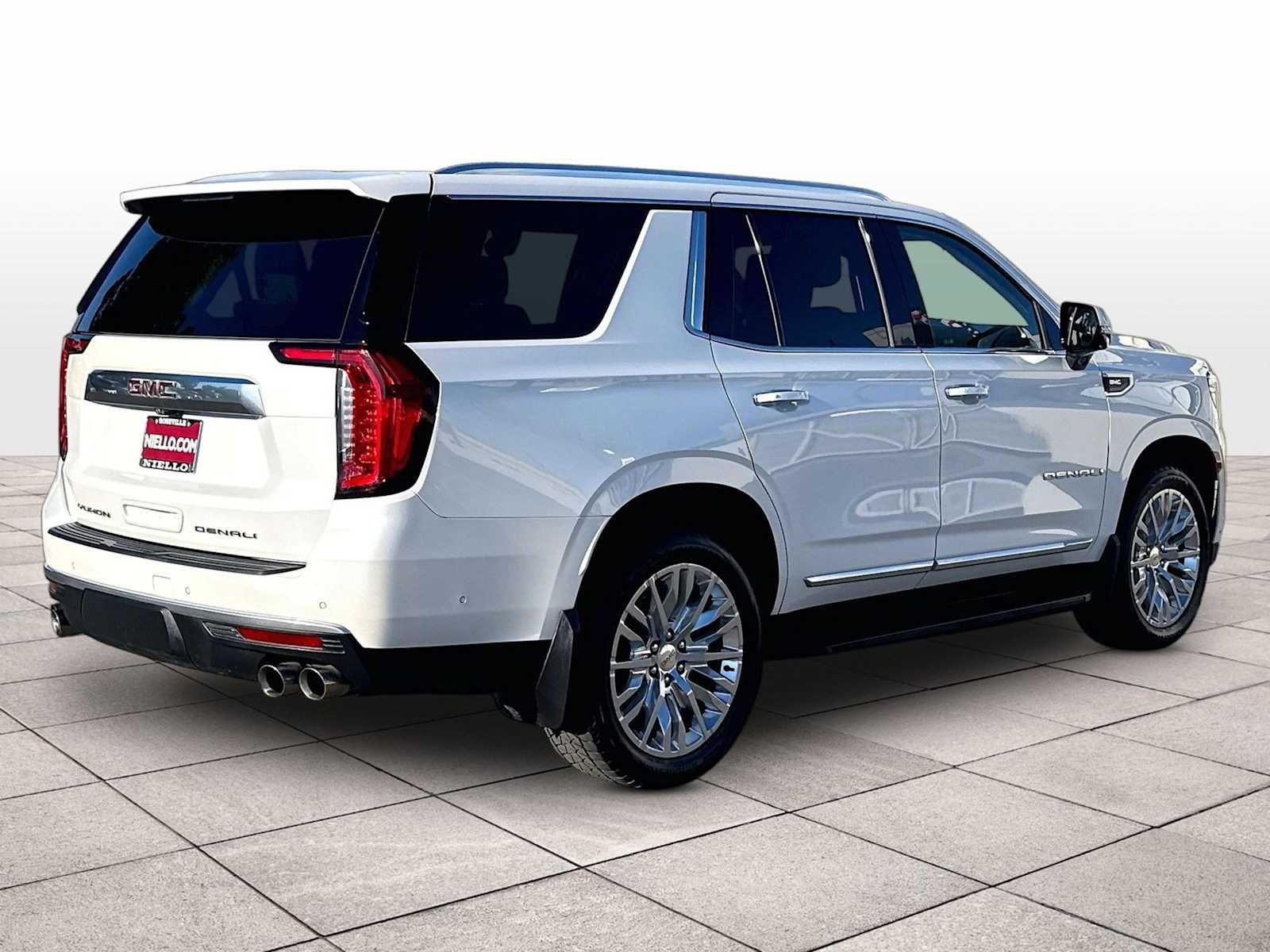 2024 GMC Yukon Denali - Photo 13