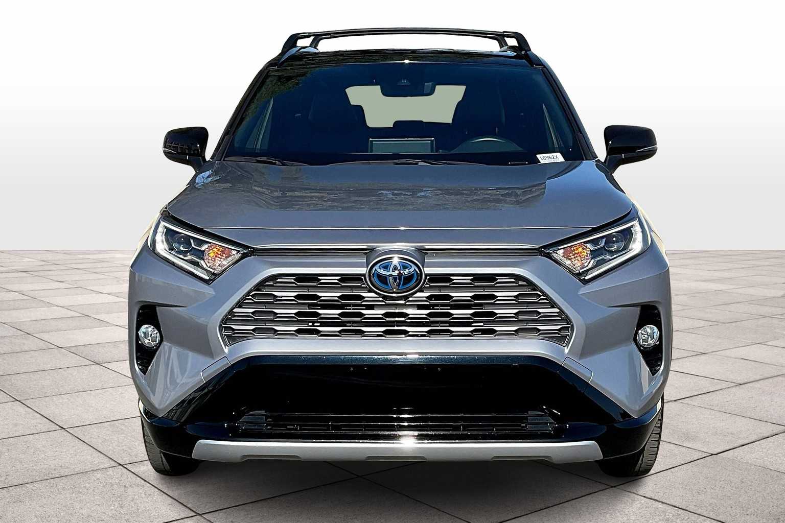 2021 Toyota RAV4 Hybrid XSE photo 3