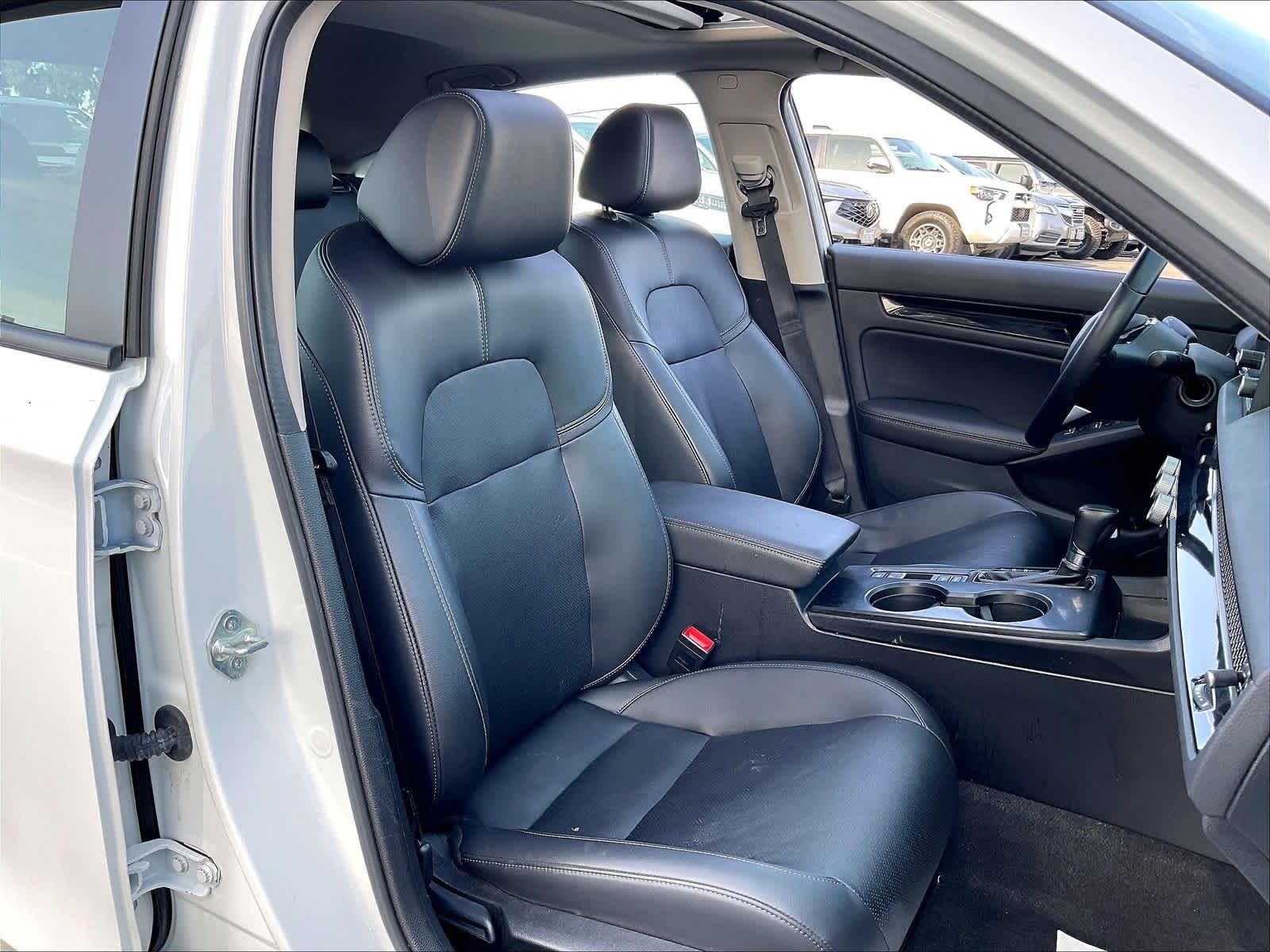 2023 Honda Civic Hatchback EX-L photo 3