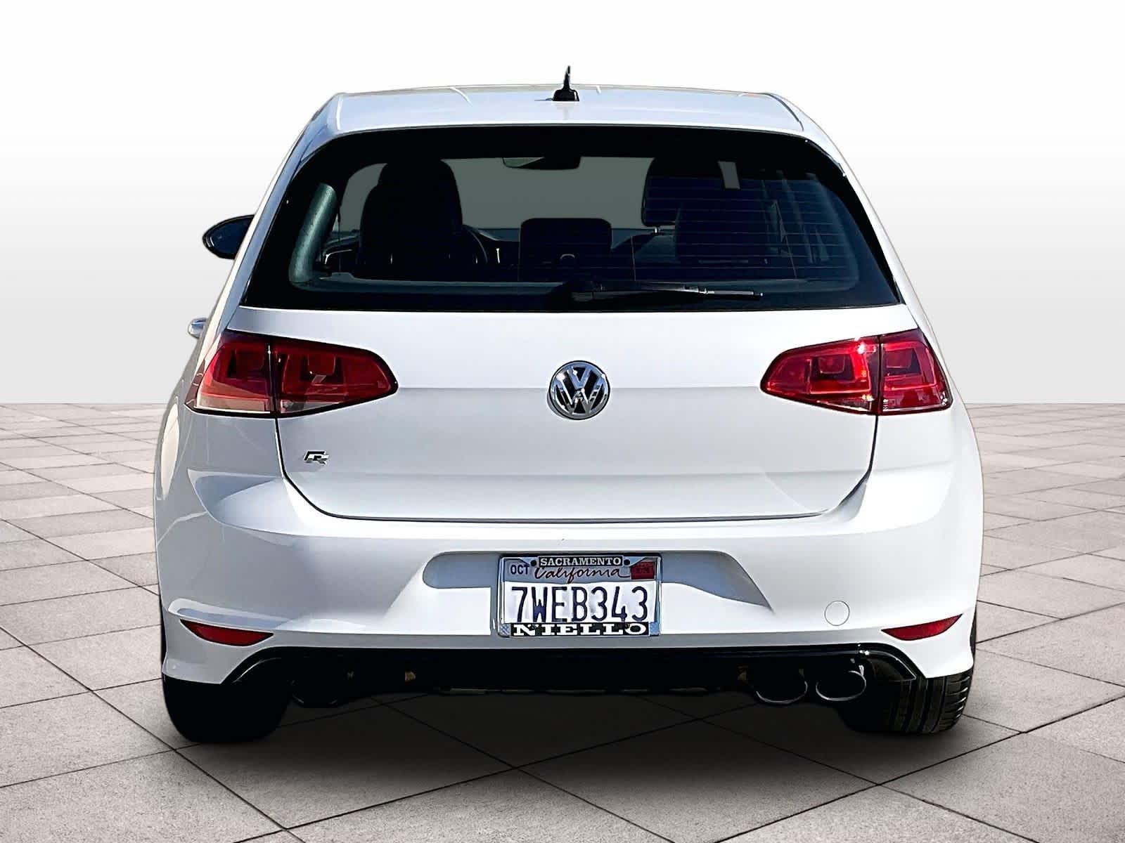 2017 Volkswagen Golf R photo 4