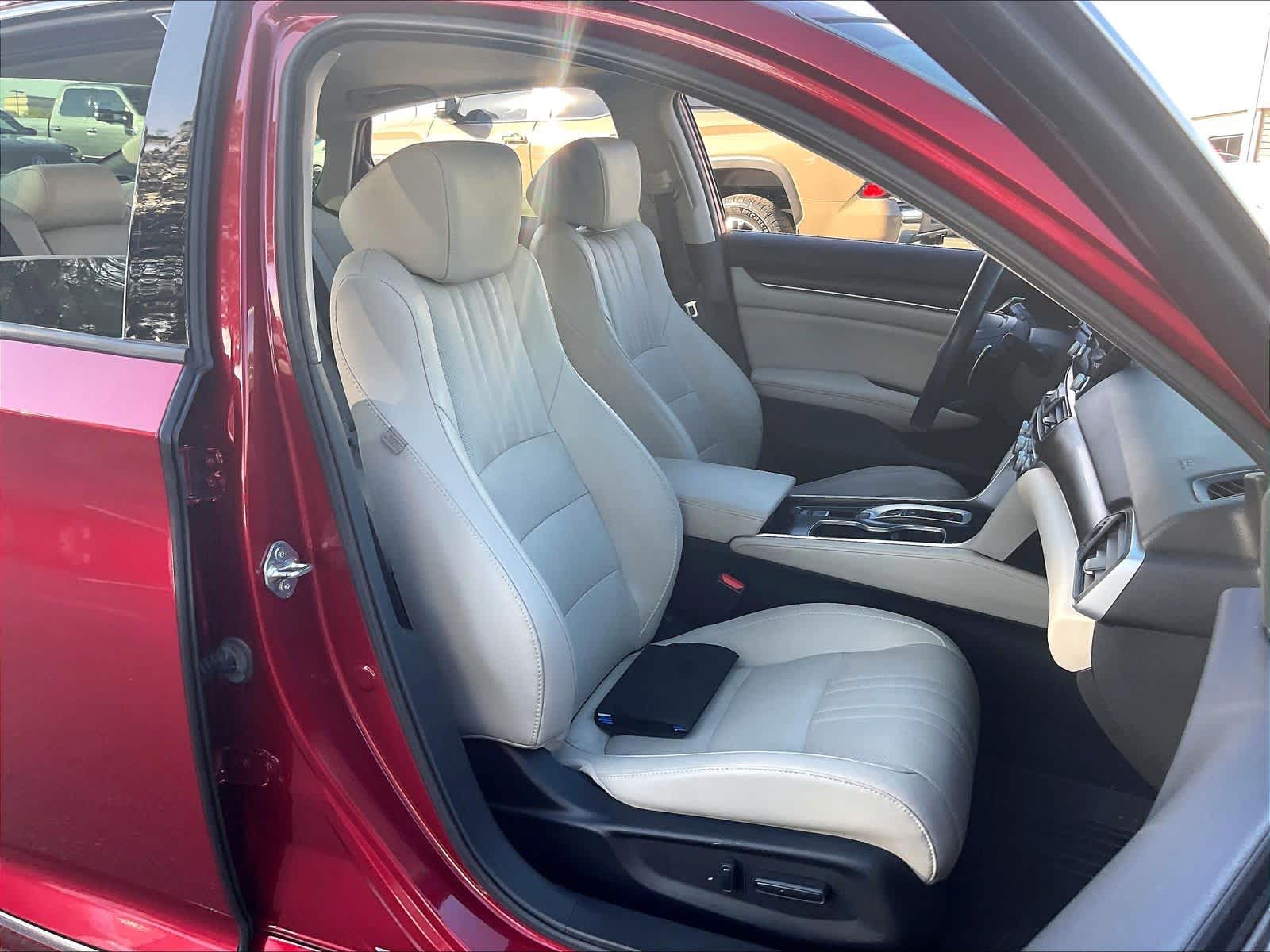 2020 Honda Accord Sedan photo 3