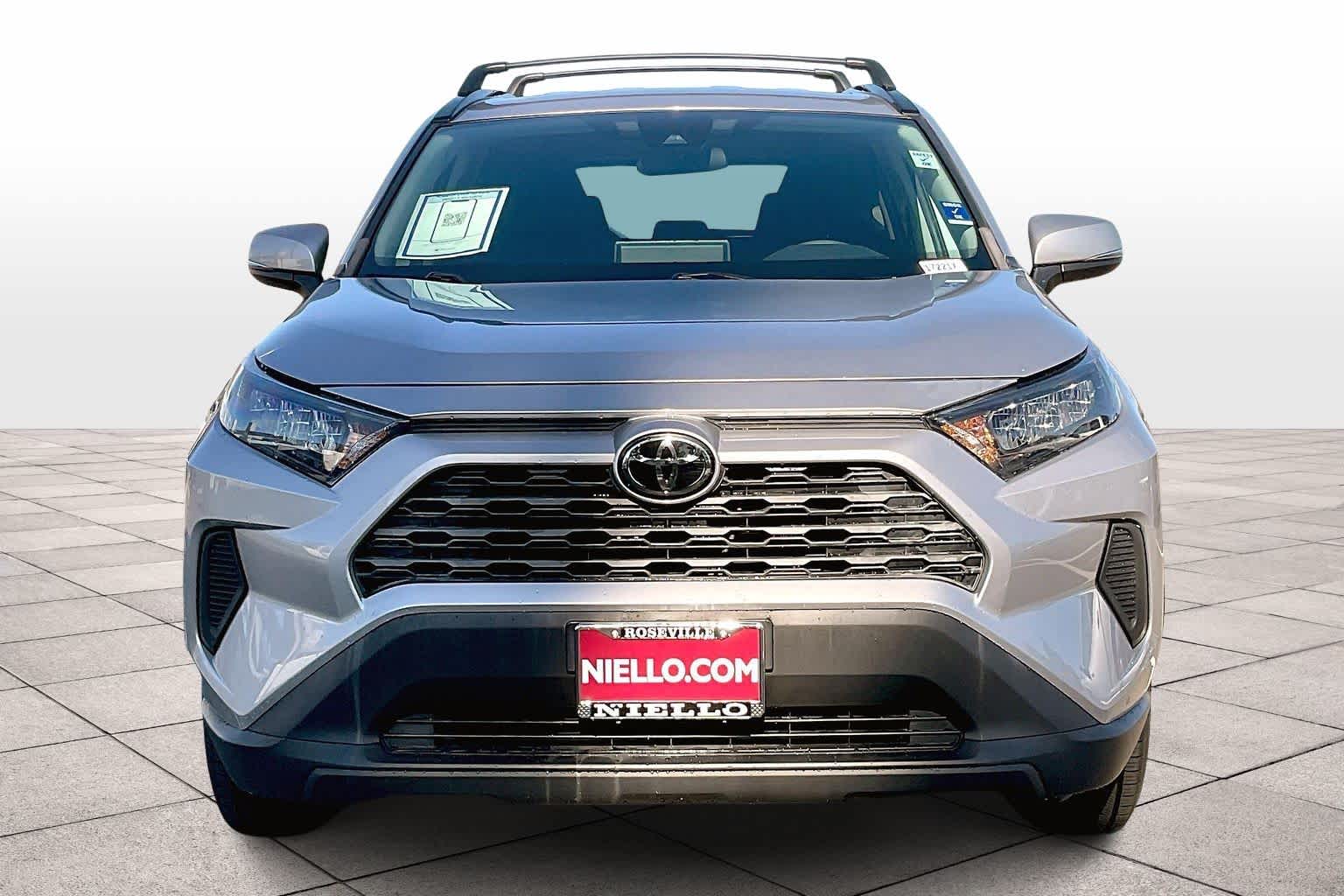2019 Toyota RAV4 LE photo 3