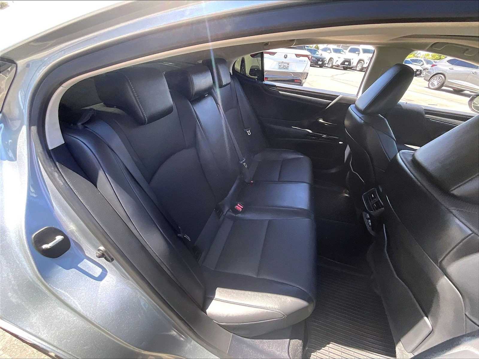 2022 Lexus ES 350 - Photo 27