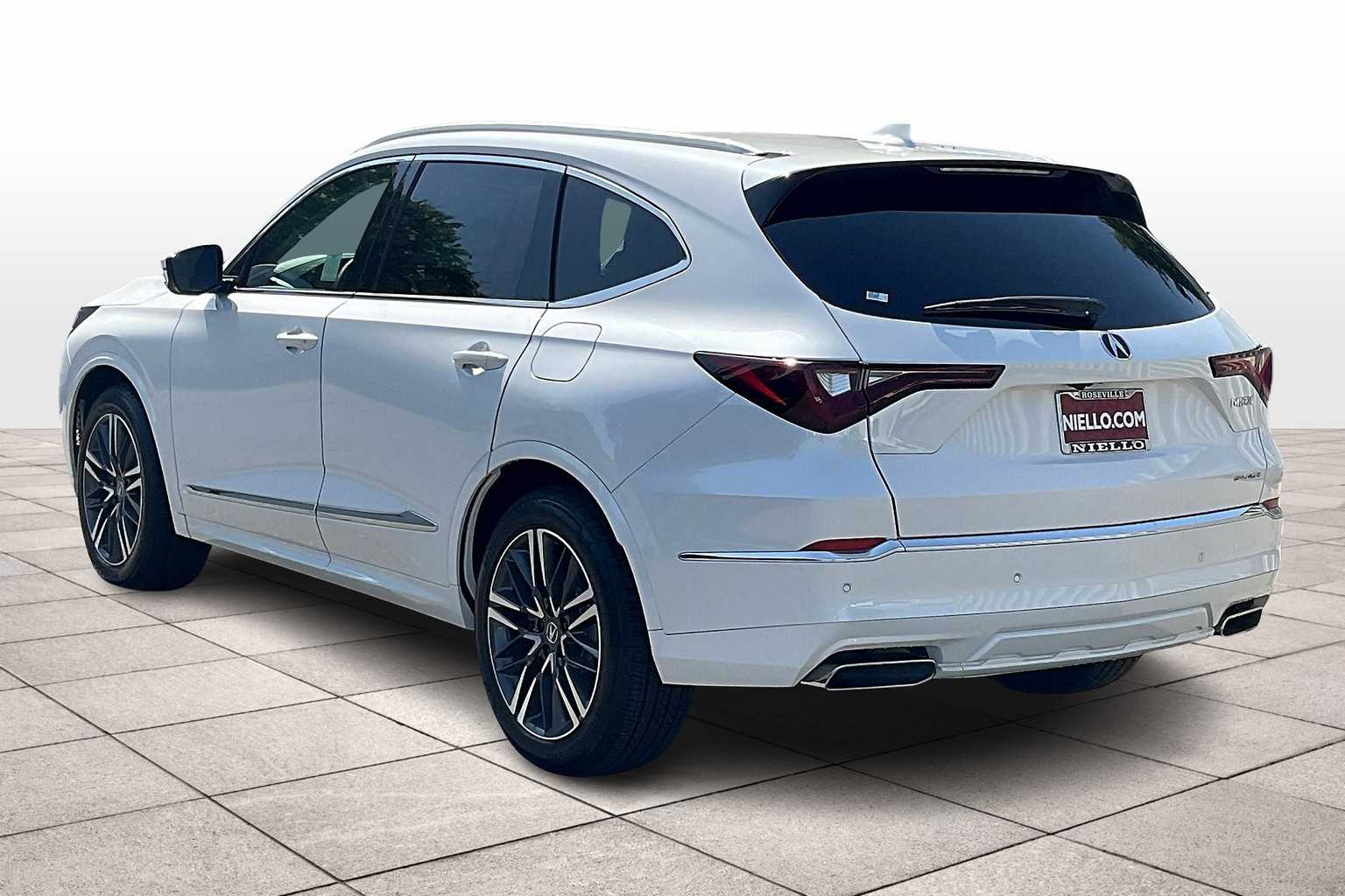 2026 Acura MDX SH-AWD Advance photo 3