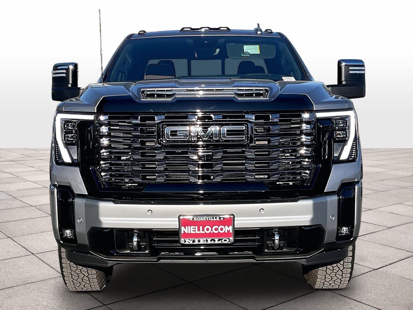 2025 GMC Sierra 2500HD photo 2