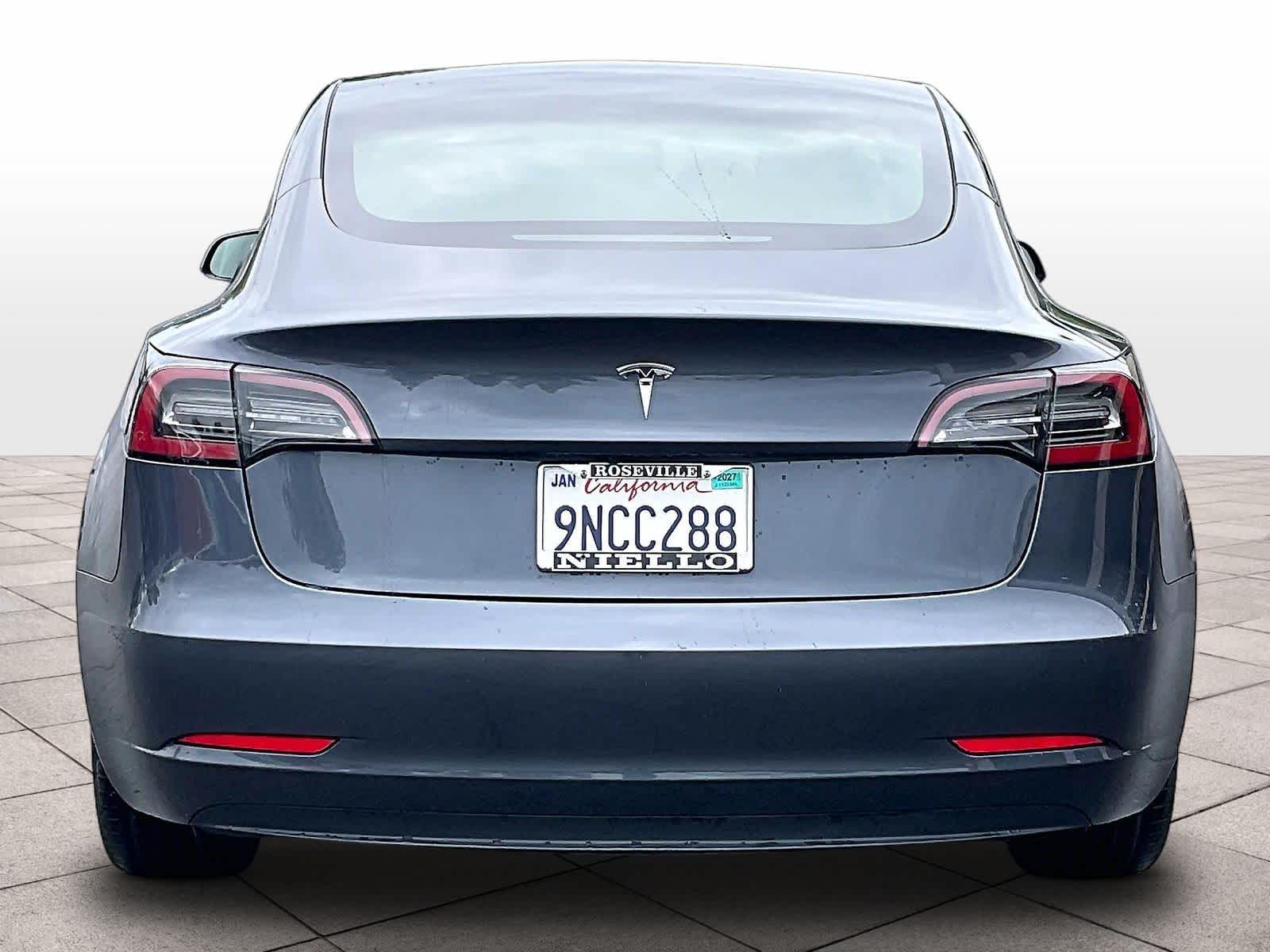 2023 Tesla Model 3 photo 4