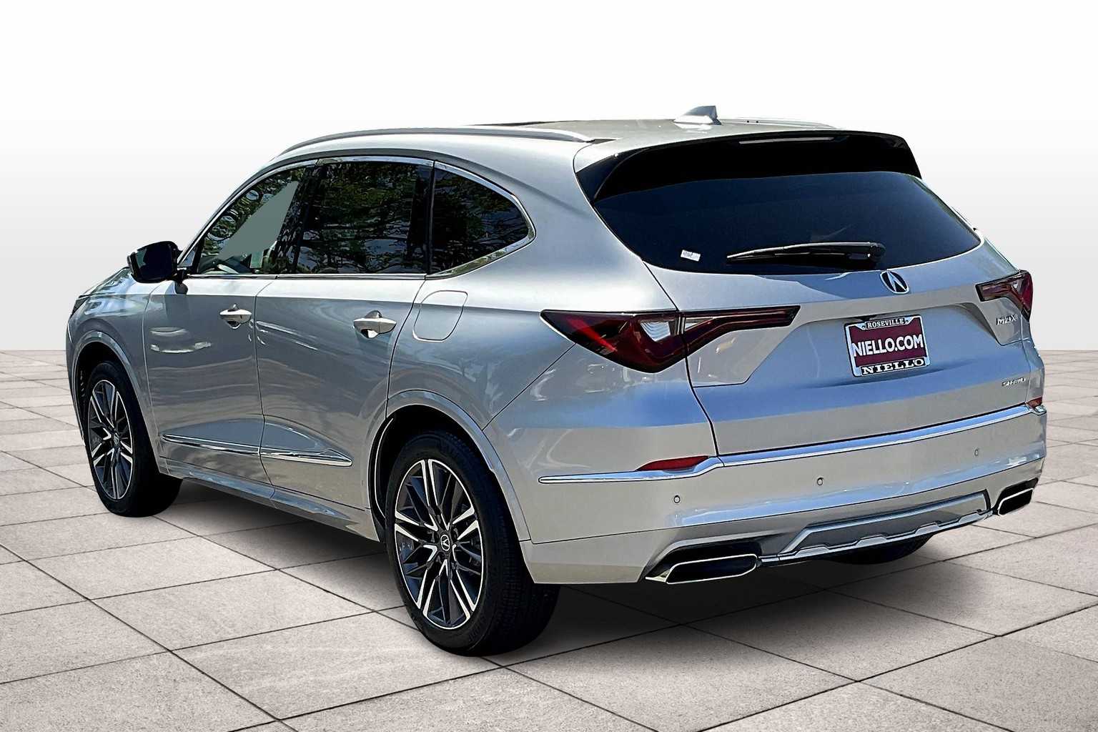2026 Acura MDX SH-AWD Advance photo 3