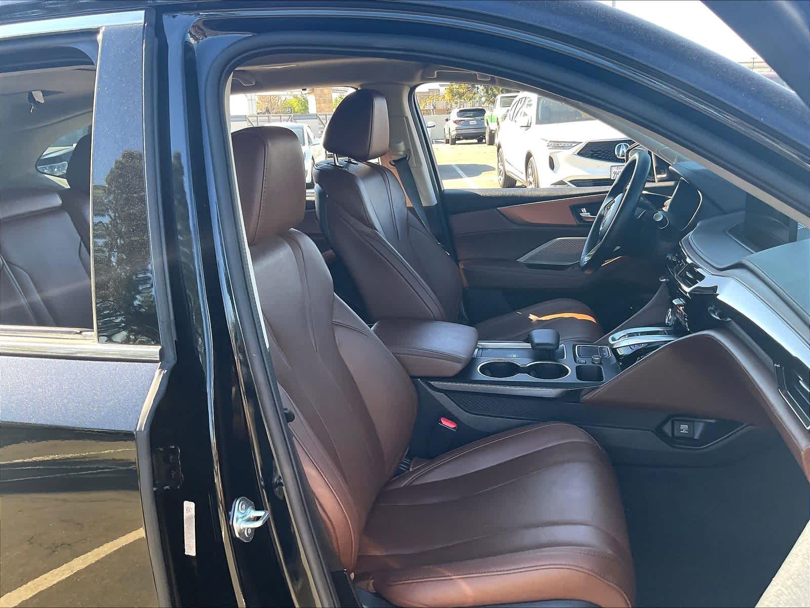 2023 Acura MDX photo 3