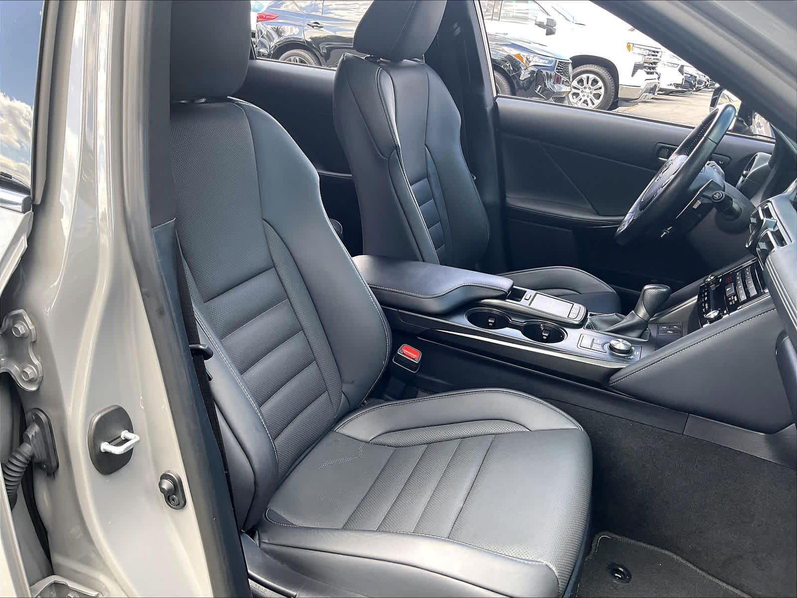 2024 LEXUS IS 350 photo 3