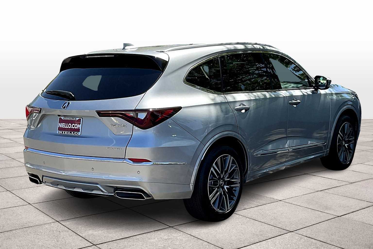 2026 Acura MDX SH-AWD Advance photo 4