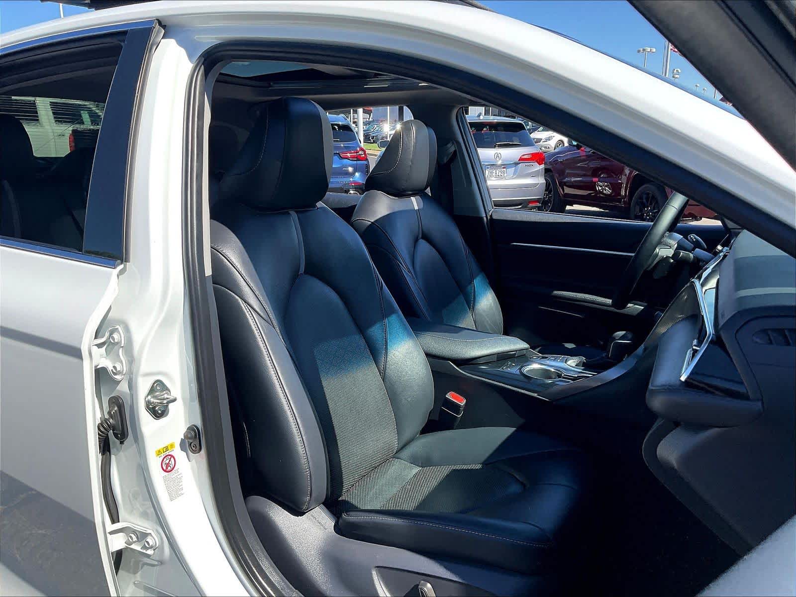 2018 Toyota Camry photo 3